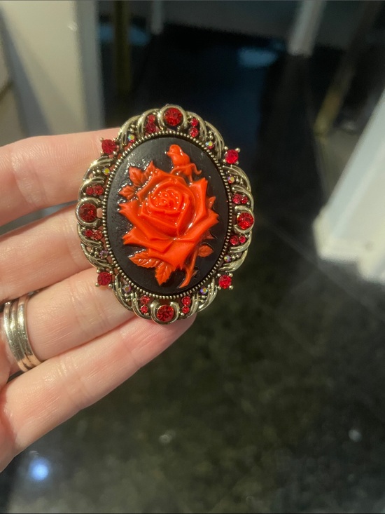 Jewelry - Gothic Red Rose Cameo Brooch